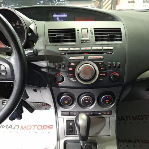 Mazda 3 1.6 AT (105 л.с.) 2010