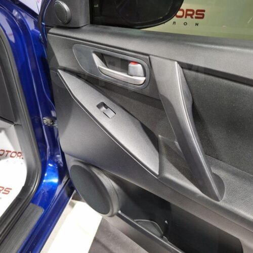 Mazda 3 1.6 AT (105 л.с.) 2010