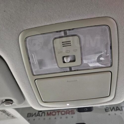 Toyota Voxy 2.0 CVT (158 л.с.) 2011