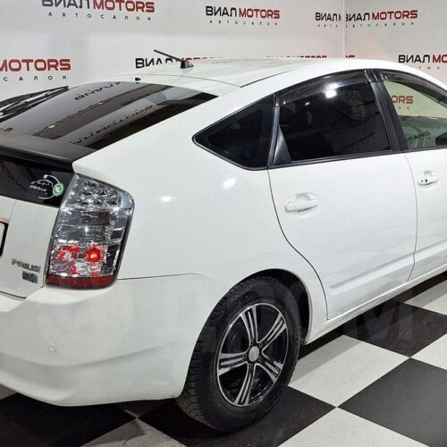 Toyota Prius 1.5hyb AT (76 л.с.) 2009