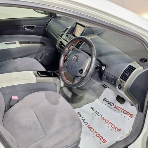 Toyota Prius 1.5hyb AT (76 л.с.) 2009