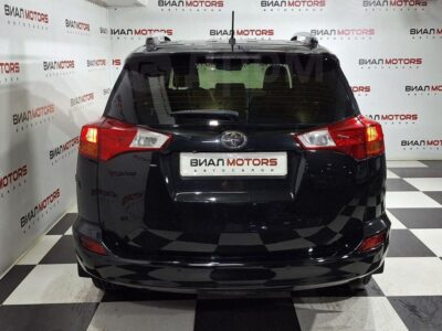 Toyota RAV4 2.5 AT (179 л.с.) 4WD 2013