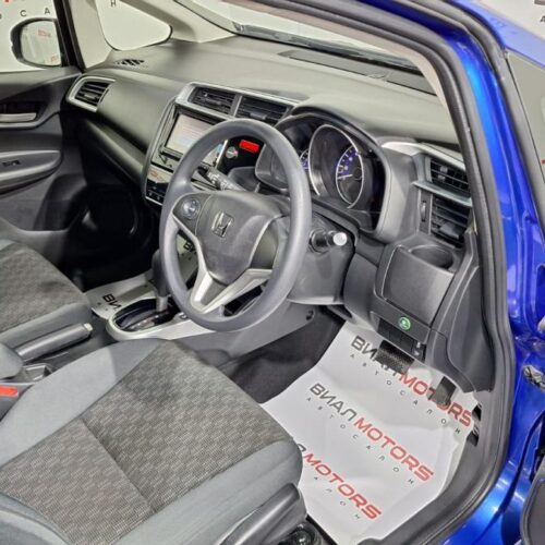 Honda Fit 1.3 CVT (100 л.с.) 2014