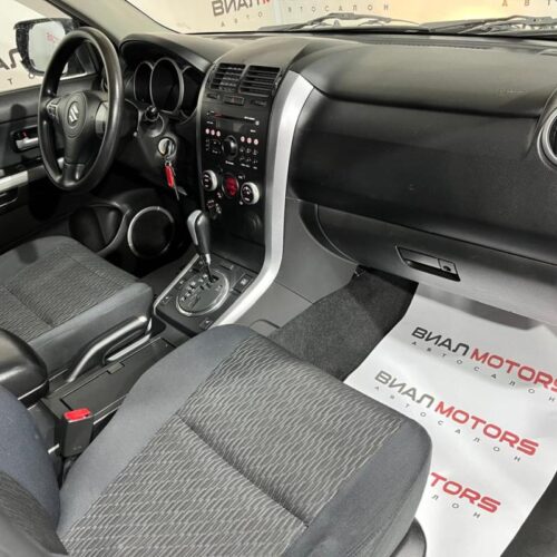 Suzuki Grand Vitara 2.0 AT (140 л.с.) 4WD 2012