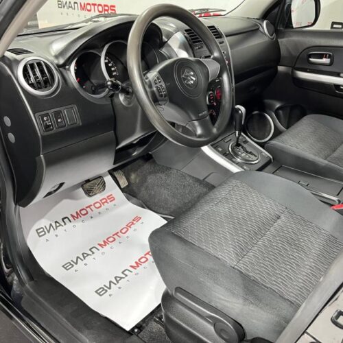Suzuki Grand Vitara 2.0 AT (140 л.с.) 4WD 2012