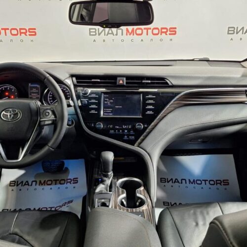Toyota Camry  2019