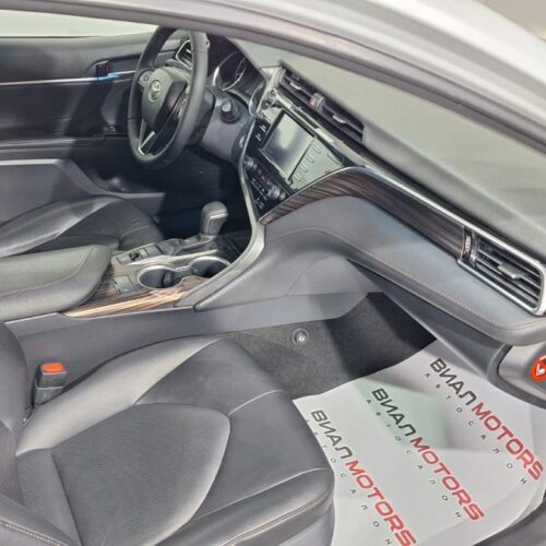 Toyota Camry  2019