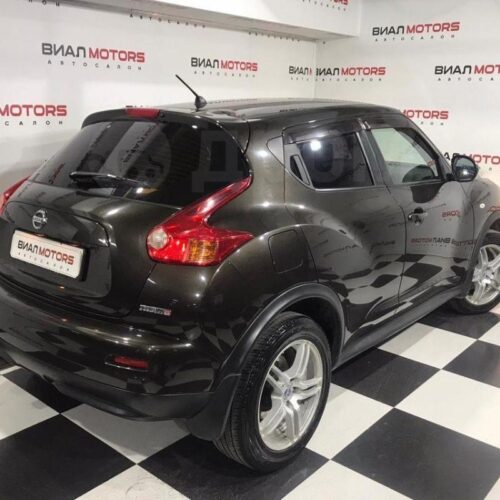 Nissan Juke 1.6 MT (117 л.с.) 2012