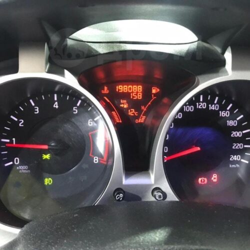 Nissan Juke 1.6 MT (117 л.с.) 2012