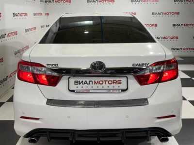 Toyota Camry 3.5 AT (249 л.с.) 2013