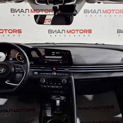 Hyundai Elantra  2023