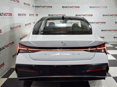 Hyundai Elantra  2023