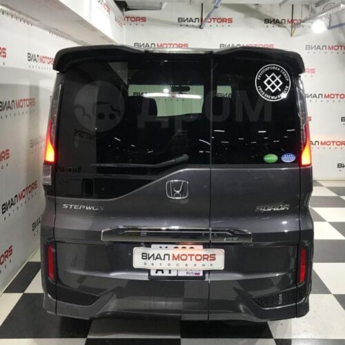 Honda Stepwgn  2015