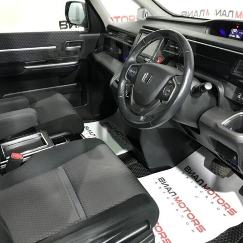 Honda Stepwgn  2015