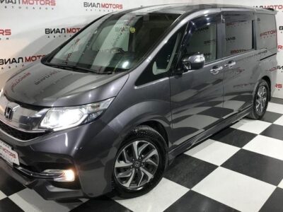 Honda Stepwgn  2015