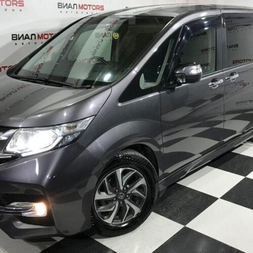 Honda Stepwgn  2015