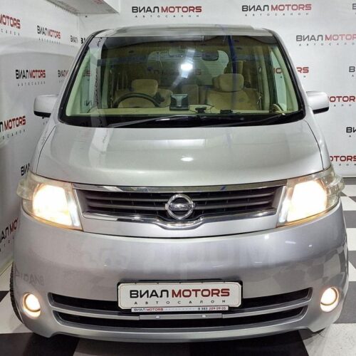 Nissan Serena  2005