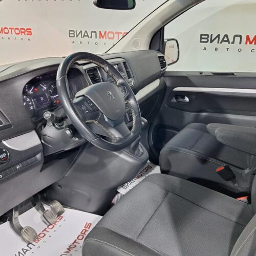 Peugeot Traveller  2021