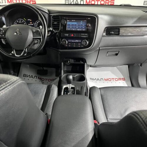 Mitsubishi Outlander  2015