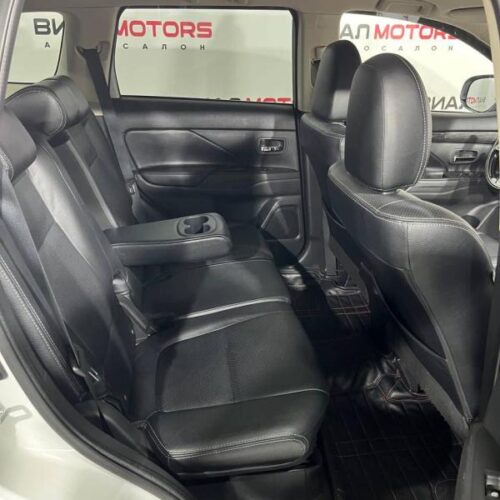 Mitsubishi Outlander  2015