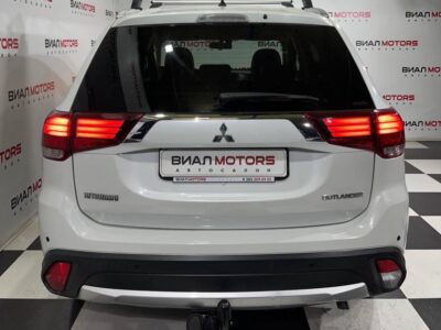 Mitsubishi Outlander  2015