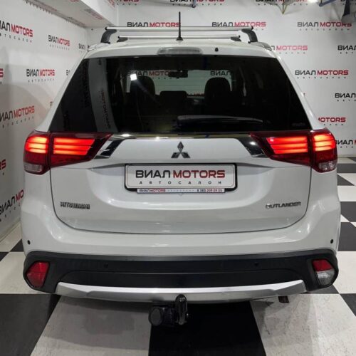 Mitsubishi Outlander  2015