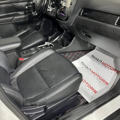 Mitsubishi Outlander  2015