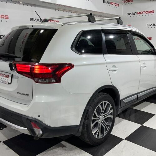 Mitsubishi Outlander  2015