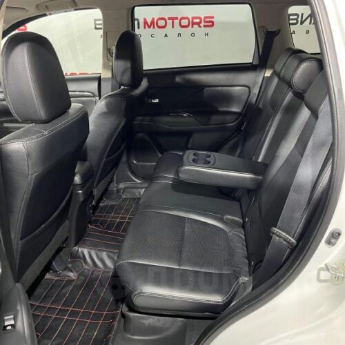 Mitsubishi Outlander  2015