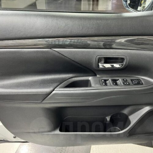 Mitsubishi Outlander  2015