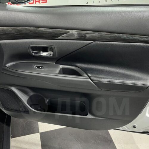Mitsubishi Outlander  2015