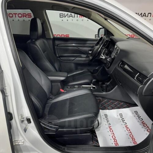 Mitsubishi Outlander  2015