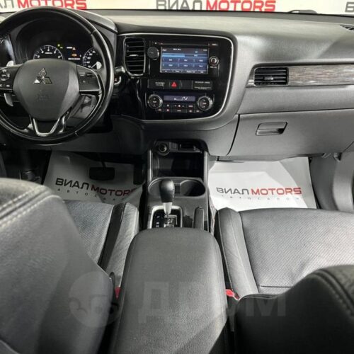 Mitsubishi Outlander  2015