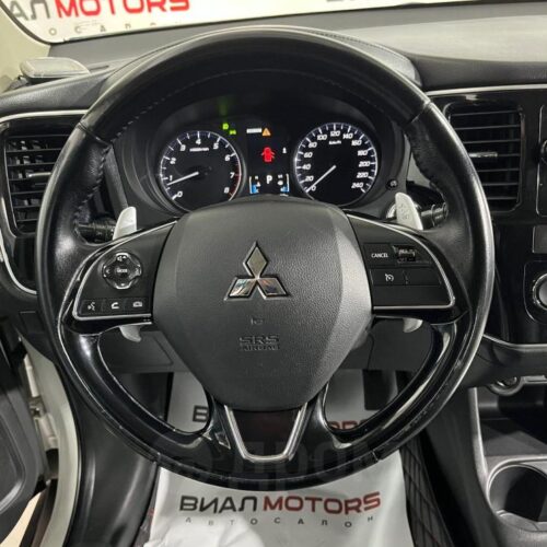 Mitsubishi Outlander  2015