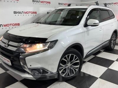 Mitsubishi Outlander  2015