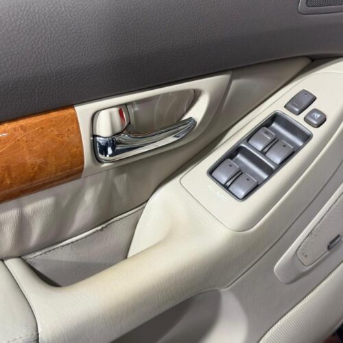 Lexus   2004