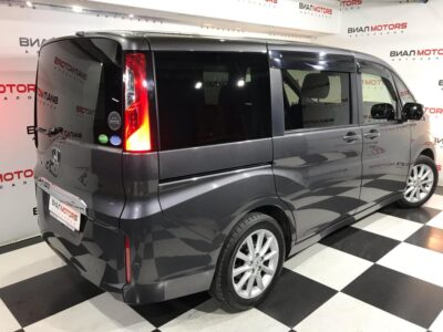 Honda Stepwgn  2017