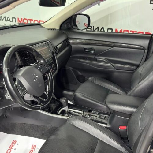 Mitsubishi Outlander  2018