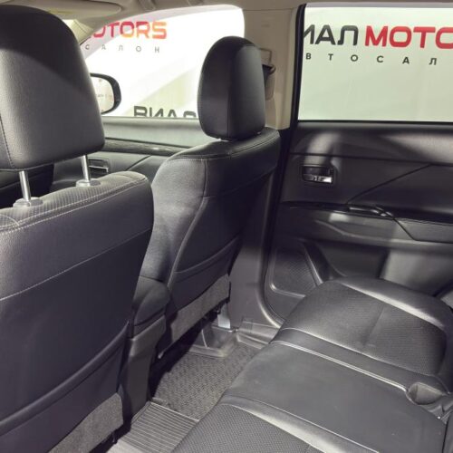 Mitsubishi Outlander  2018