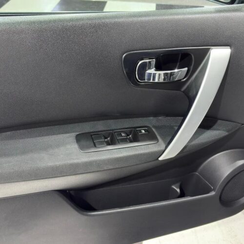 Nissan Qashqai  2010