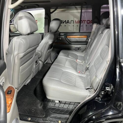 Lexus LX  2006