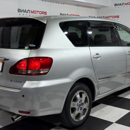 Toyota Ipsum  2001
