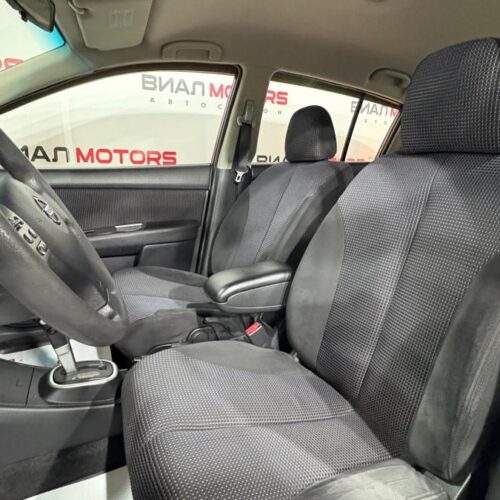 Nissan Tiida  2011