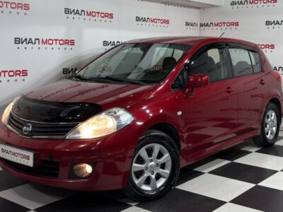 Nissan Tiida  2011