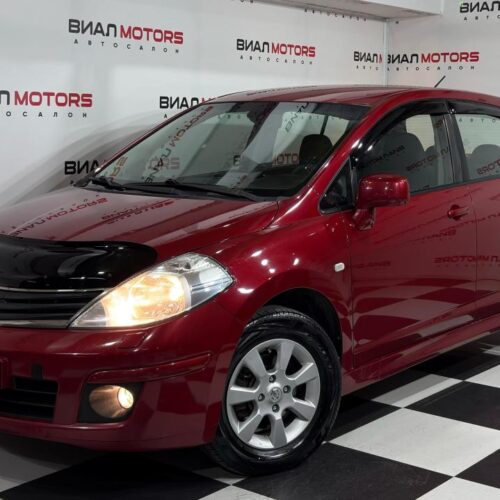Nissan Tiida  2011