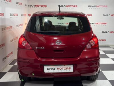 Nissan Tiida  2011