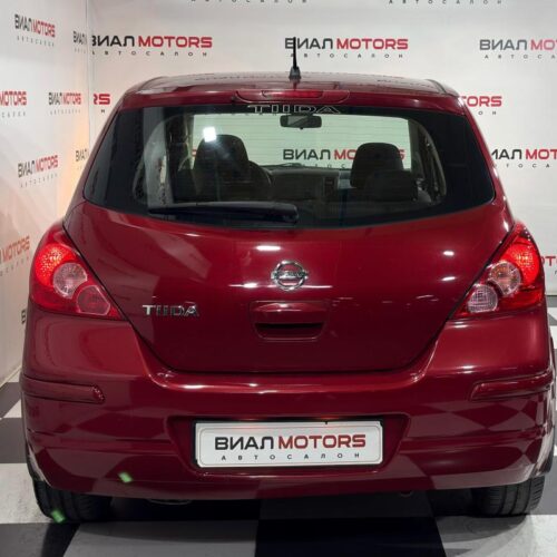 Nissan Tiida  2011