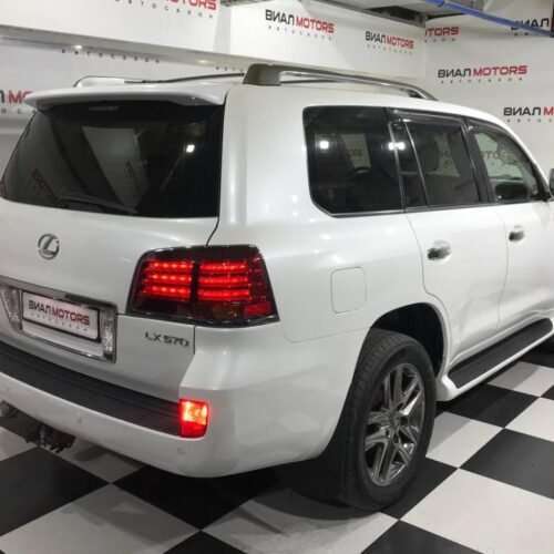 Lexus LX 570  2010