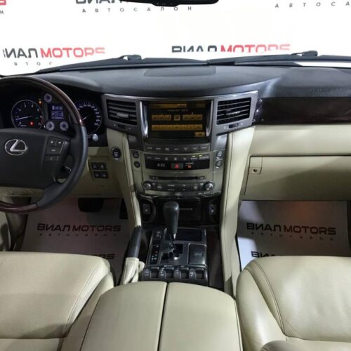 Lexus LX 570  2010