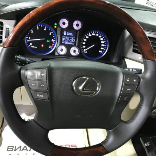 Lexus LX 570  2010